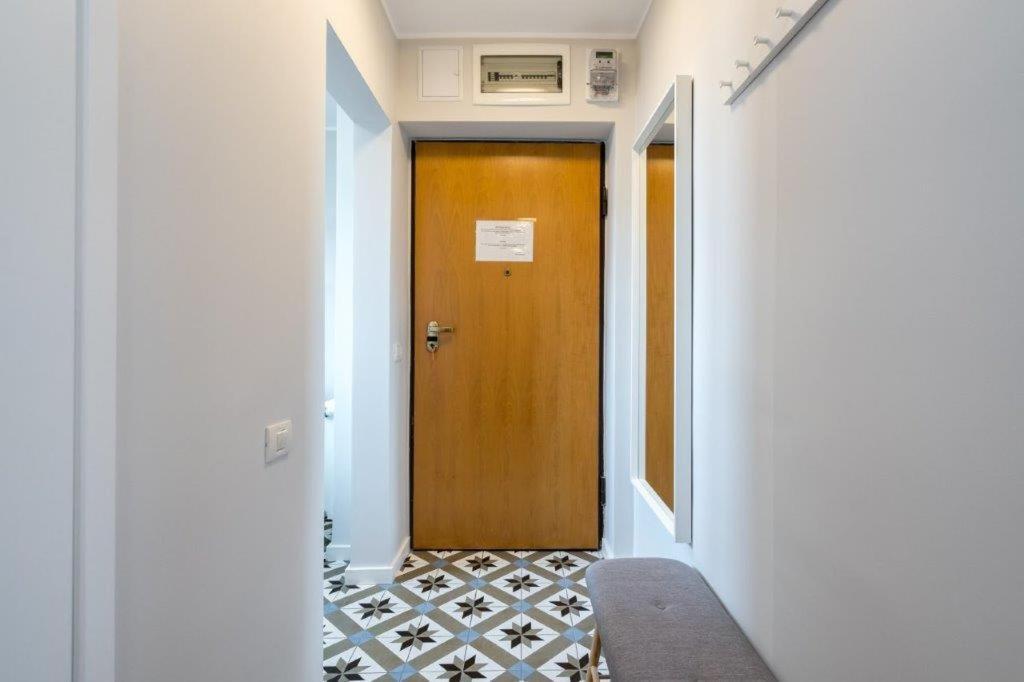 Downtown Modern - 2Br Apartment Bukarest Eksteriør billede