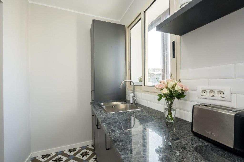 Downtown Modern - 2Br Apartment Bukarest Eksteriør billede